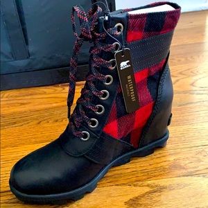 NWT Sorel Lexie Wedge Bootie